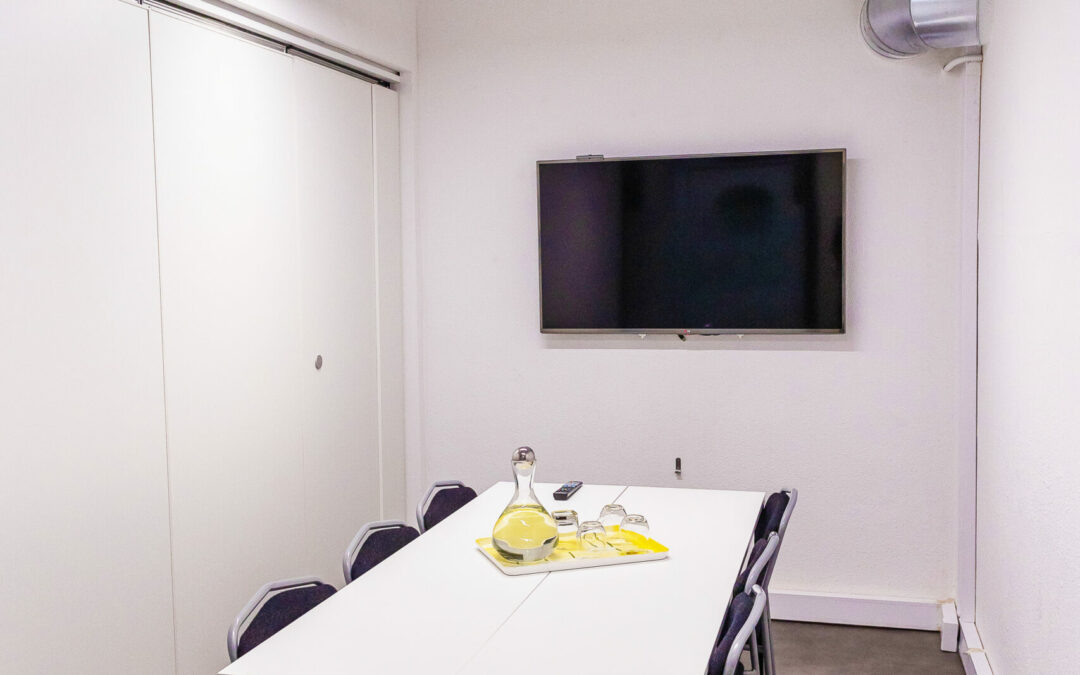 MEETING ROOM,15€/1H, 25€/3H