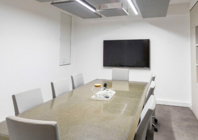 MEETING ROOM, 20€/1H, 35€/3H